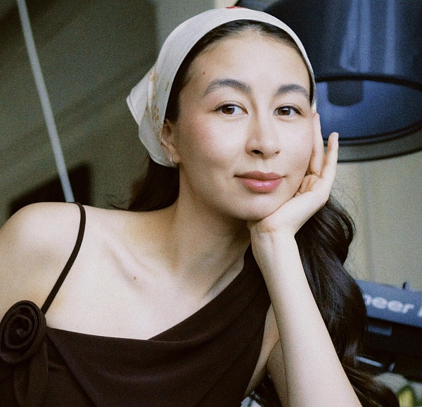 Вика Малахова (Ким): о Ташкенте, литературном вдохновении и карьере в международном глянце